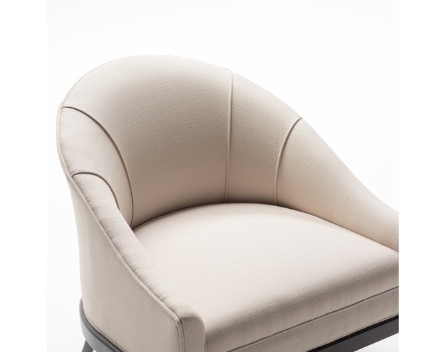 COMPLEX UNIVERSAL FURNITURE SUPPLY Gibbings Sofaの写真