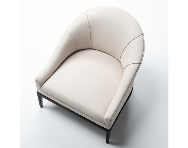 COMPLEX UNIVERSAL FURNITURE SUPPLY Gibbings Sofaの写真