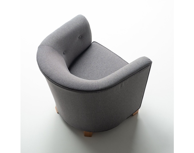 COMPLEX UNIVERSAL FURNITURE SUPPLY Tablet Sofaの写真