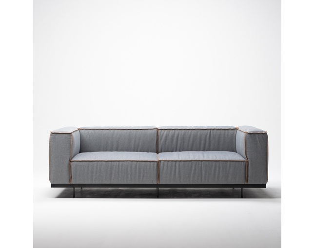 COMPLEX UNIVERSAL FURNITURE SUPPLY Heath Two Seat Sofa / Leatherの写真