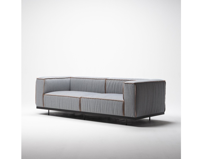 COMPLEX UNIVERSAL FURNITURE SUPPLY Heath Two Seat Sofa / Leatherの写真