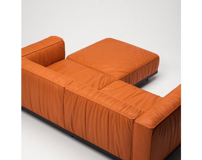 COMPLEX UNIVERSAL FURNITURE SUPPLY Heath Ottomanの写真