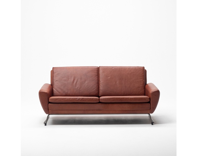 COMPLEX UNIVERSAL FURNITURE SUPPLY Buffalo Two Seat Sofaのメイン写真