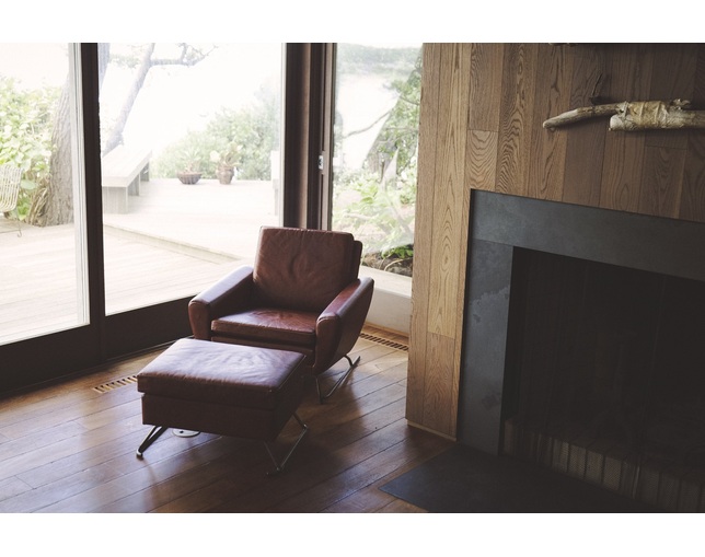 COMPLEX UNIVERSAL FURNITURE SUPPLY Buffalo Ottomanの写真