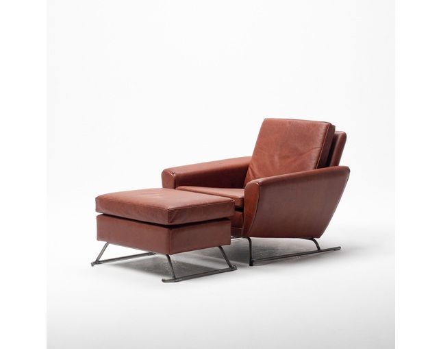 COMPLEX UNIVERSAL FURNITURE SUPPLY Buffalo Ottomanの写真