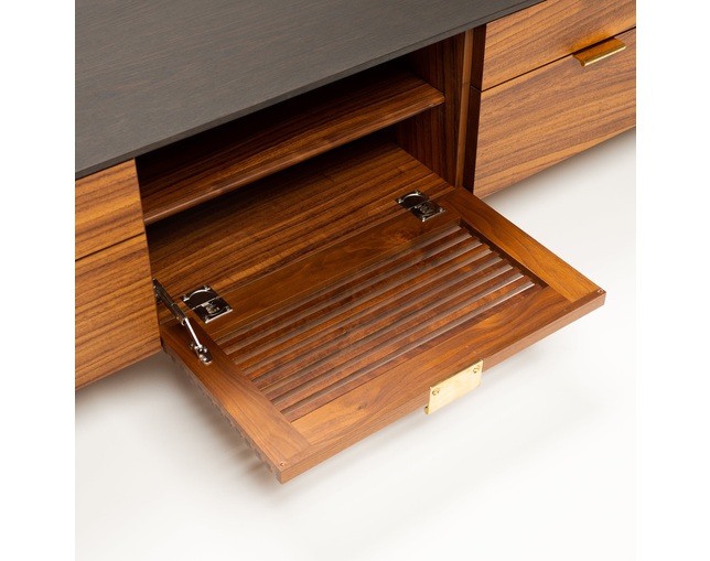 COMPLEX UNIVERSAL FURNITURE SUPPLY HORIZONTAL CREDENZAの写真