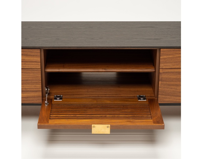 COMPLEX UNIVERSAL FURNITURE SUPPLY HORIZONTAL CREDENZAの写真