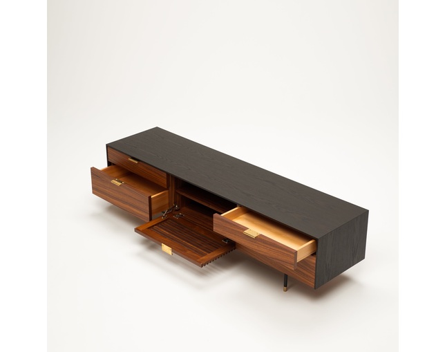 COMPLEX UNIVERSAL FURNITURE SUPPLY HORIZONTAL CREDENZAの写真