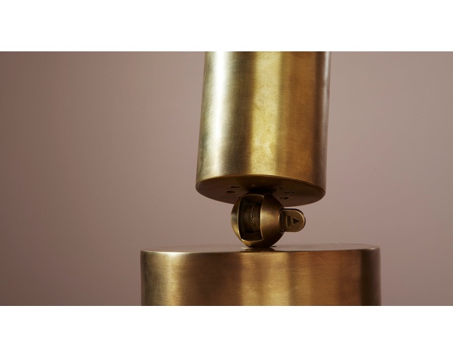 APPARATUS Cylinder Up Light / Tarnished Silverの写真