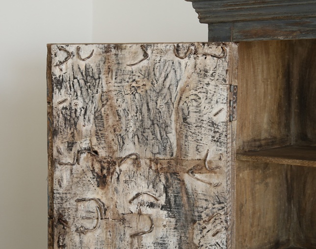 SENSO d VITA Gujarat Cabinet Aの写真