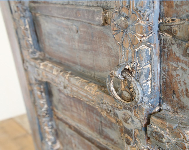 SENSO d VITA Gujarat Cabinet Aの写真