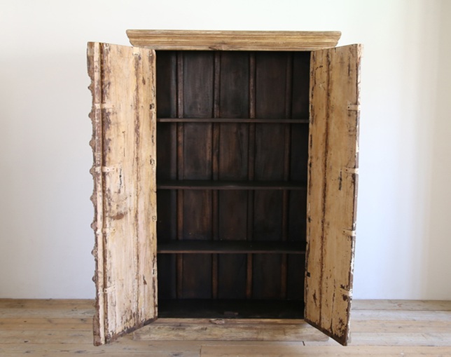 SENSO d VITA Gujarat Cabinet Bの写真