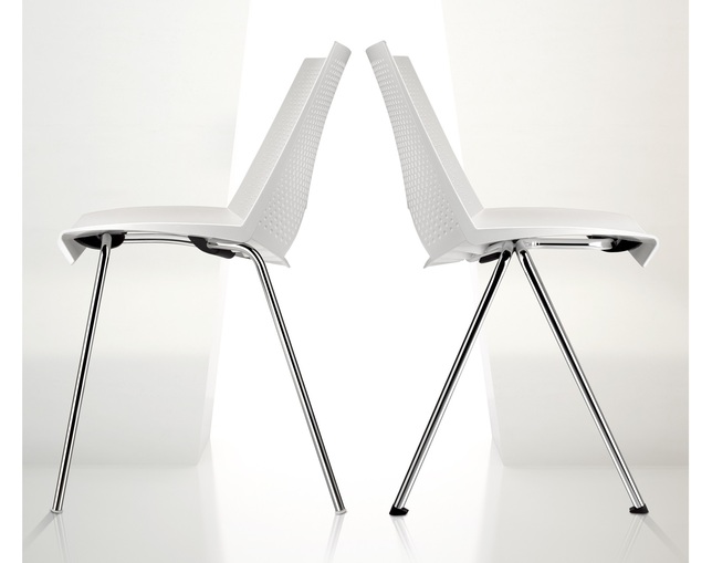 Cerantola Strike Chairの写真