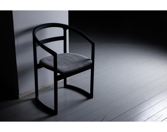 平田椅子製作所 NUANの写真