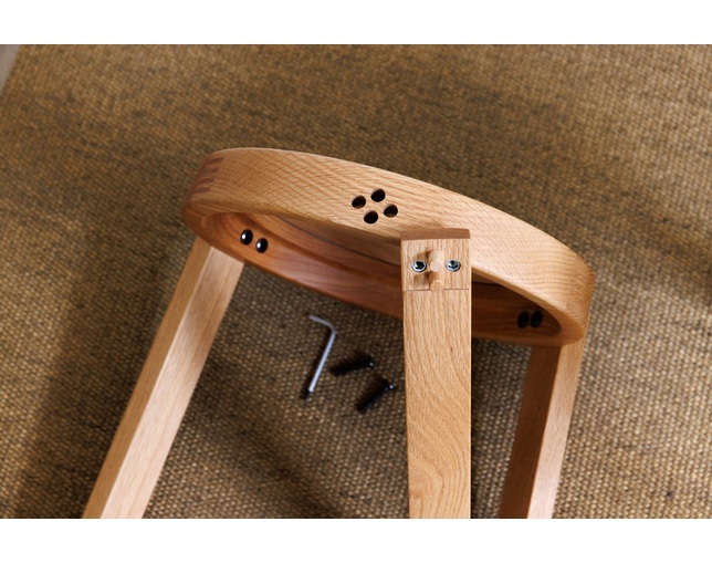 平田椅子製作所 TOMTOMの写真