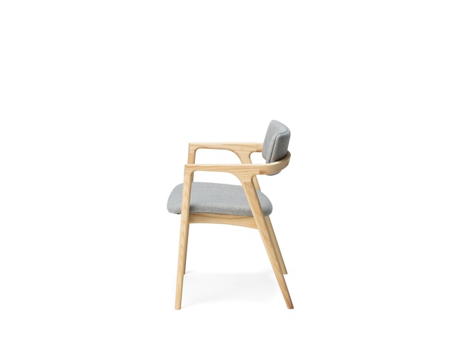 平田椅子製作所 CAPRA Arm Chairの写真