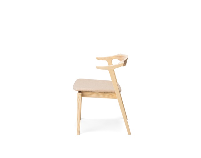 平田椅子製作所 GADO Half Arm Chairの写真
