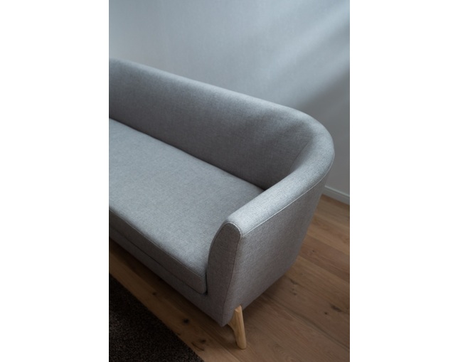 平田椅子製作所 PISOLINO Sofa 2.5Pの写真