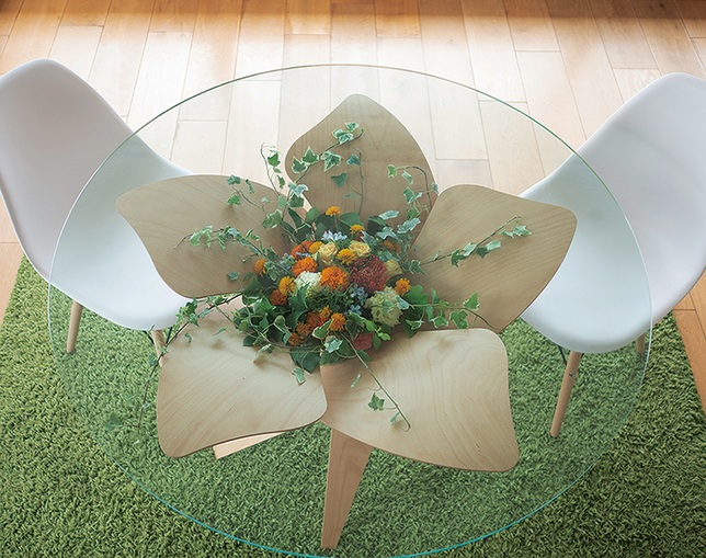 shige hasegawa design Hana table (ハナテーブル)　別名：Sakura tableの写真