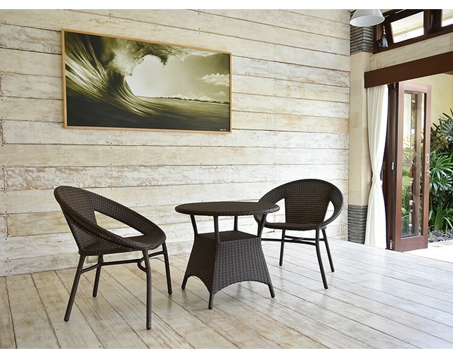 TUBAN Synthetic Rattan Round Cafe Tableの写真