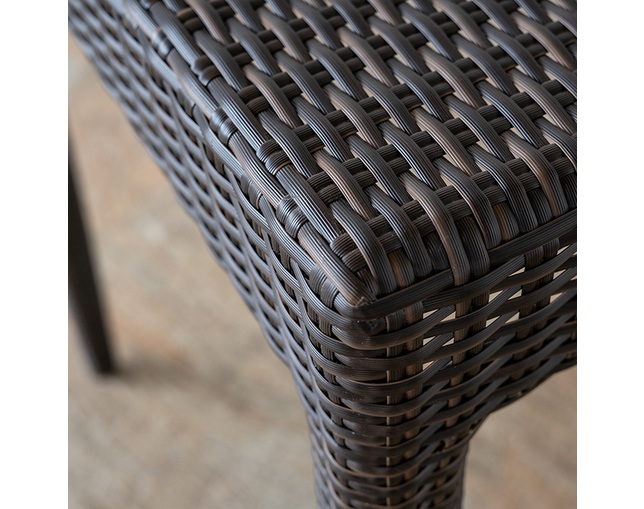 TUBAN Synthetic Rattan Terrace Tableの写真