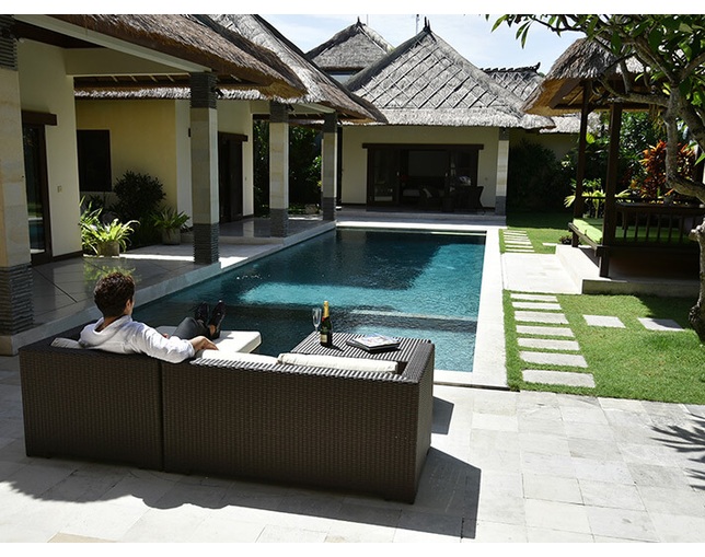 TUBAN Synthetic Rattan Daybed Sofa-Rの写真