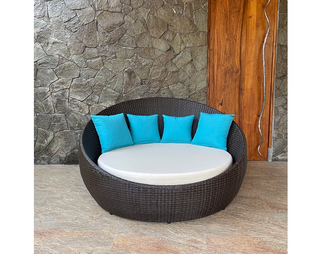 TUBAN 【受注生産品】Synthetic Rattan Daybed Sofaの写真