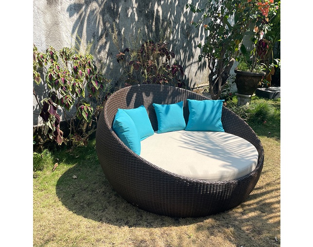 TUBAN 【受注生産品】Synthetic Rattan Daybed Sofaの写真
