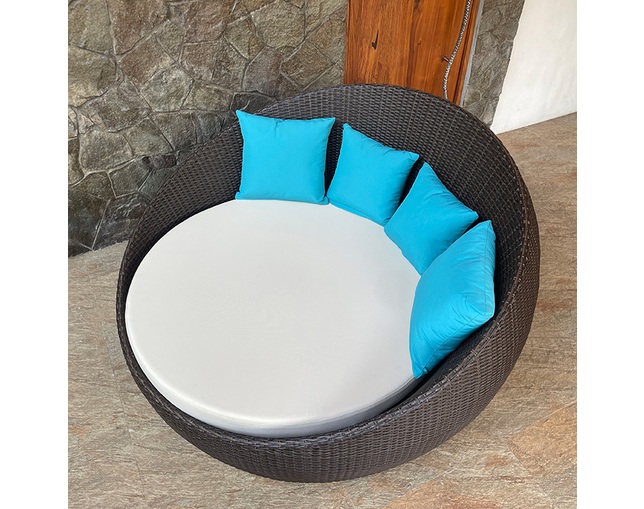 TUBAN 【受注生産品】Synthetic Rattan Daybed Sofaの写真