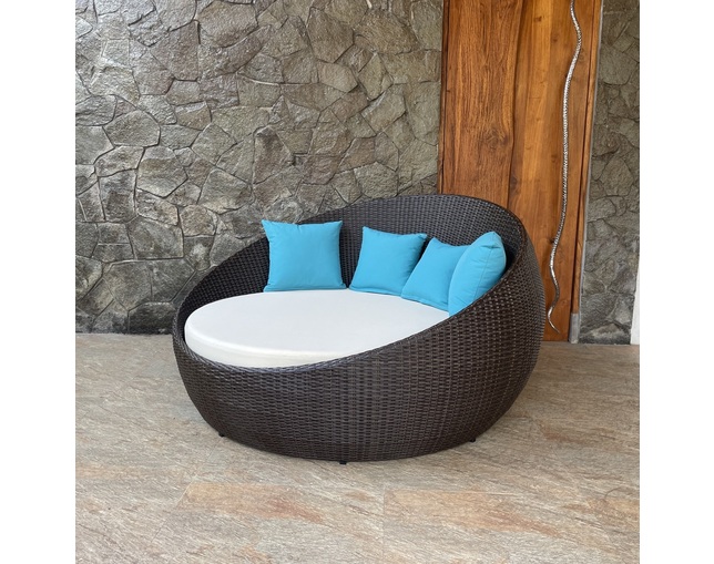 TUBAN 【受注生産品】Synthetic Rattan Daybed Sofaの写真