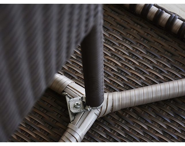 TUBAN Synthetic Rattan Round Tableの写真