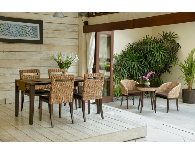 MITRA Water Hyacinth Dining Chairの写真