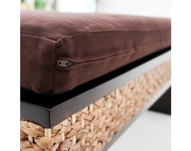 MITRA Water Hyacinth Bench Coveringの写真