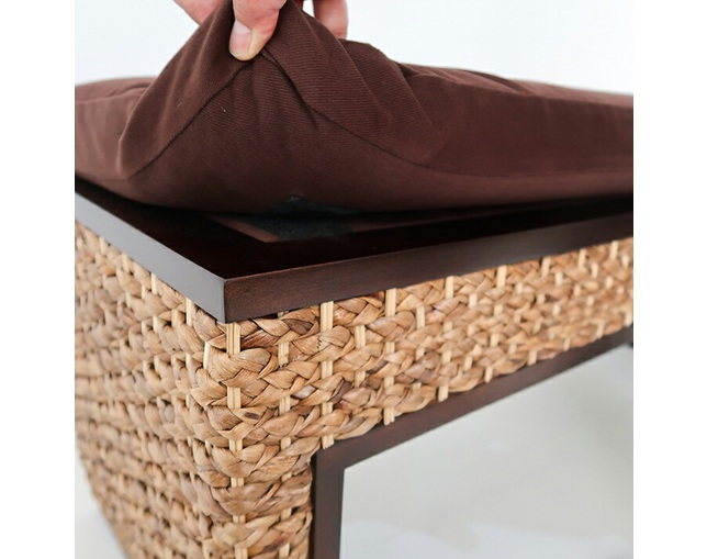 MITRA Water Hyacinth Bench Coveringの写真