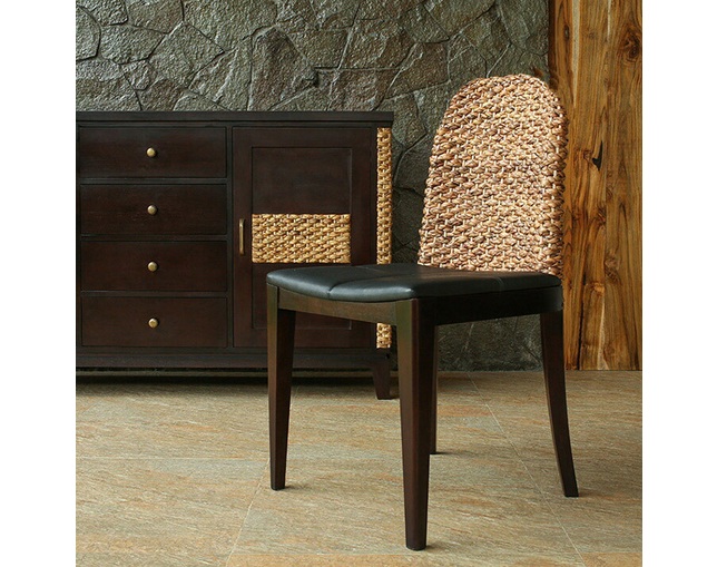 MITRA Water Hyacinth Round Edge Chairの写真