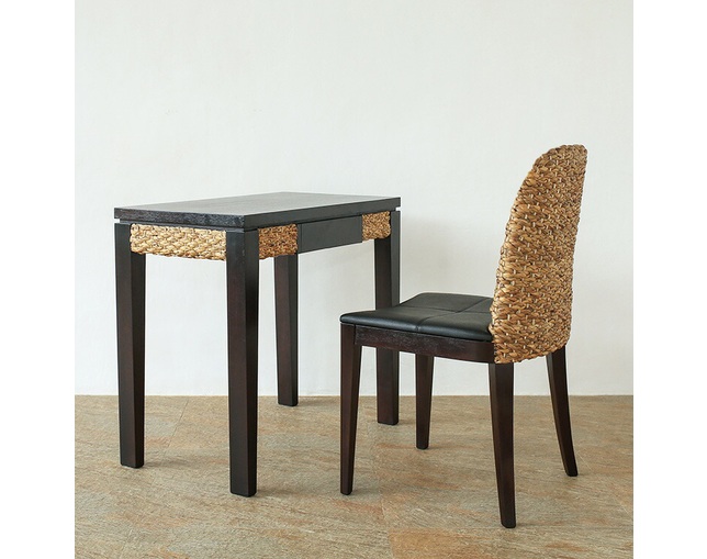 MITRA Water Hyacinth Round Edge Chairの写真