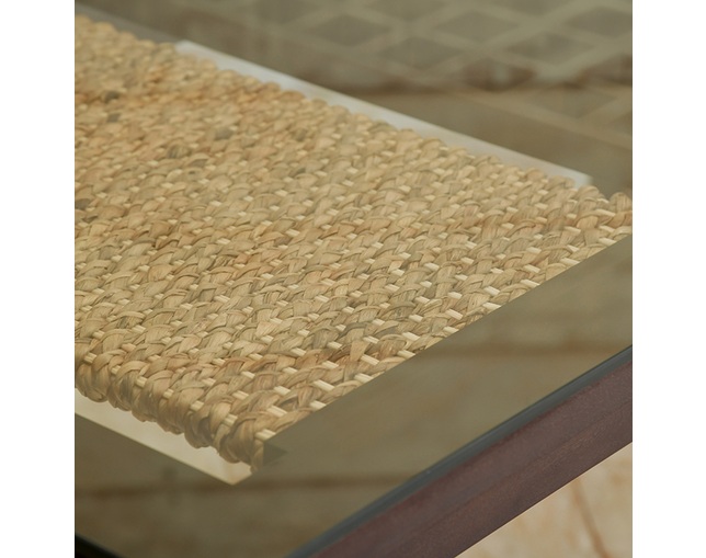 MITRA Water Hyacinth Dining Table with Glassの写真