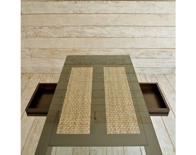 MITRA Water Hyacinth Dining Table with Glass & Carving Woodの写真