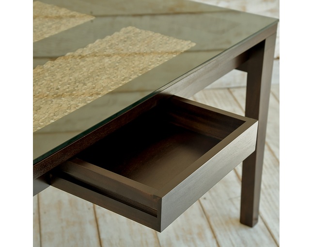 MITRA Water Hyacinth Dining Table with Glass & Carving Woodの写真