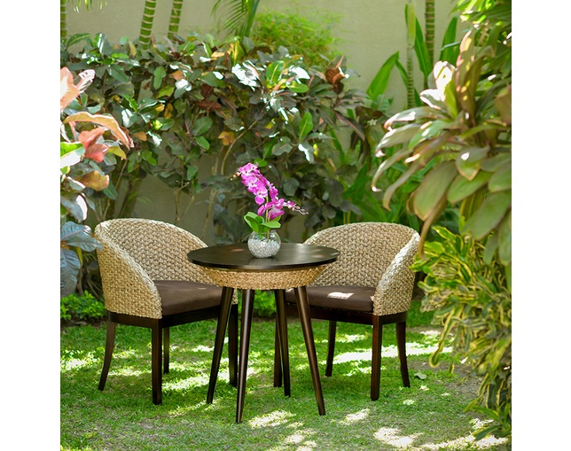 MITRA Water Hyacinth Round Café Tableの写真