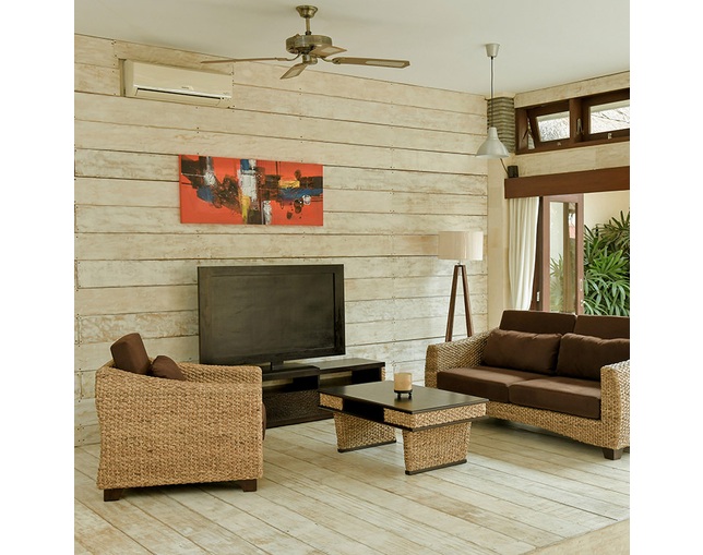 MITRA Water Hyacinth Modern Low Table の写真