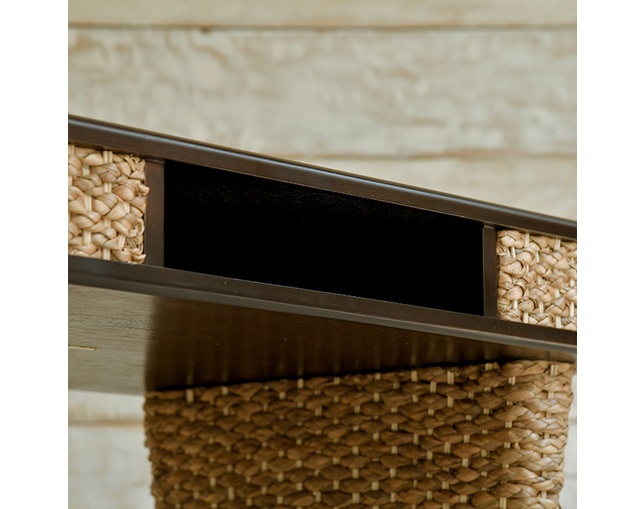 MITRA Water Hyacinth Modern Low Table の写真