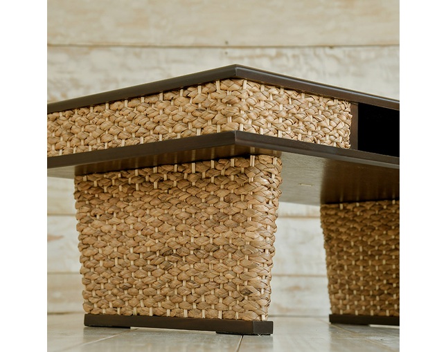 MITRA Water Hyacinth Modern Low Table の写真
