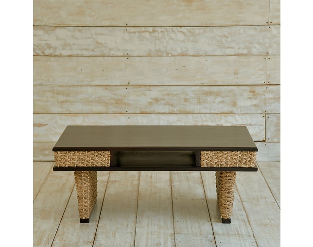 MITRA Water Hyacinth Modern Low Table の写真
