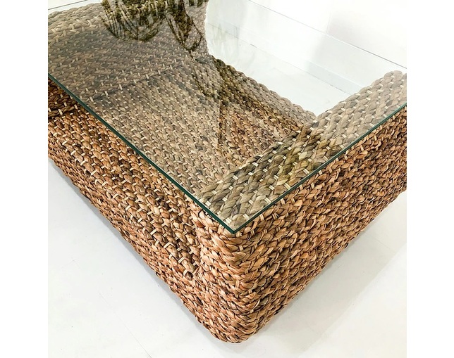 MITRA Water Hyacinth Low Table with Glassの写真