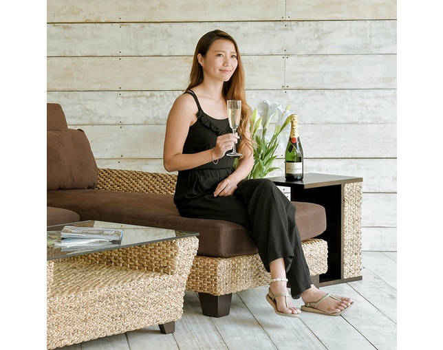 MITRA Water Hyacinth Sofa Tableの写真