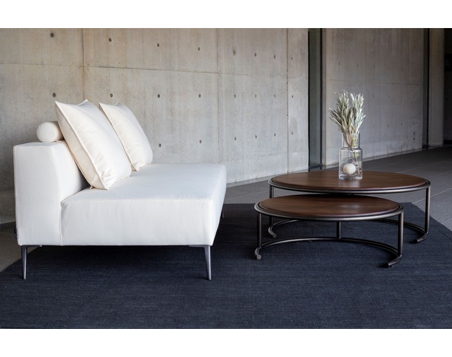 NOUS PROJECTS MIRA Armless Sofaの写真