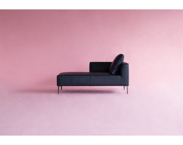 NOUS PROJECTS DIPHDA One-Arm Couchの写真
