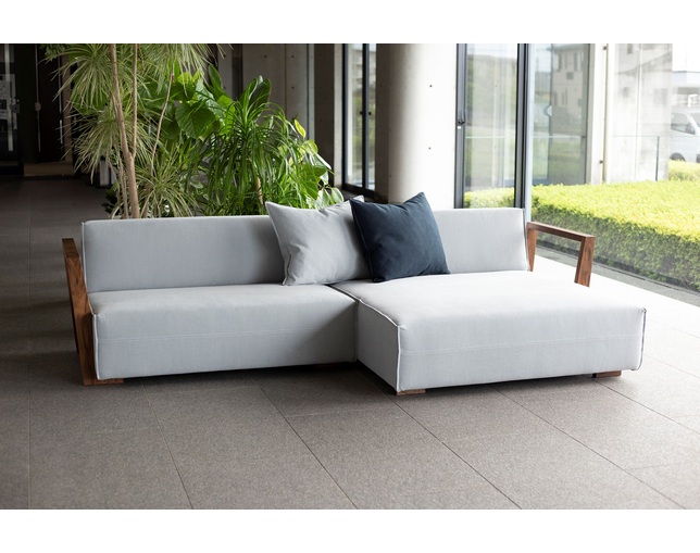 NOUS PROJECTS BARIS One-Arm Sofaの写真