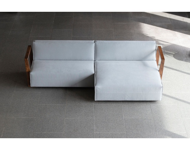 NOUS PROJECTS BARIS One-Arm Sofaの写真